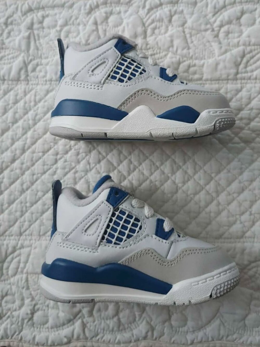 Baby Jordan 4 Retro Military Blue White Toddler Size 4C - Picture 4 of 8